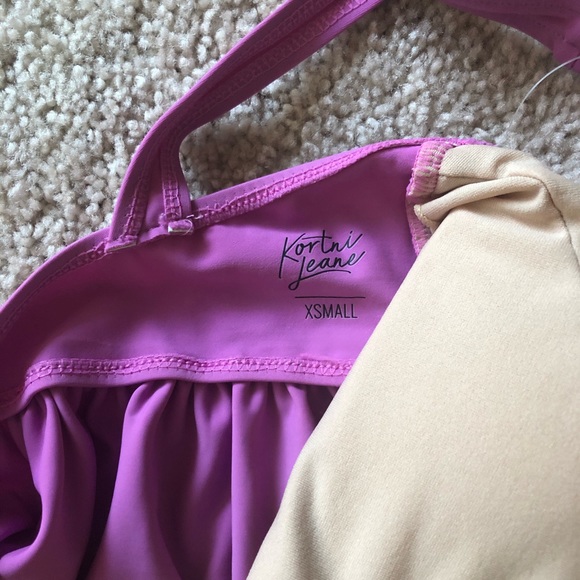 Kortni Jeane V-neck - Picture 3 of 3